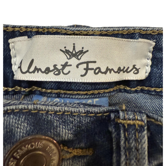 Almost Famous Shorts Womens 3 Blue Denim High Rise Embroidered Distressed Floral - Picture 2 of 7